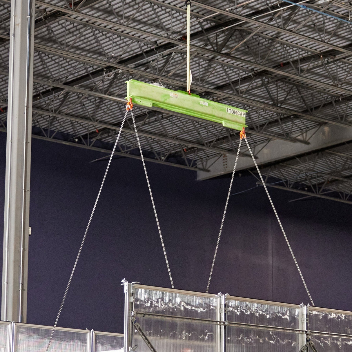 Milwaukee 2983 - 22HD M18 Compact 1 - Ton Chain Hoist w ONE - KEY 2983 - 22HD NEW M18™ Compact 1 - Ton Chain Hoist w/ ONE - KEY™ - Mississauga Hardware Centre Inc