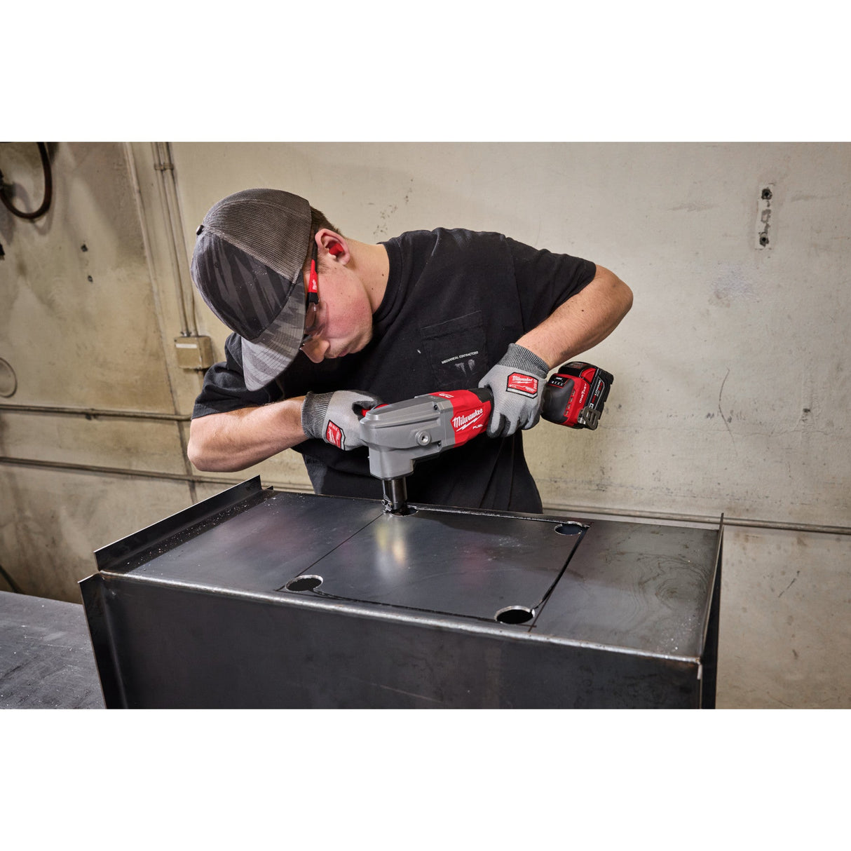 Milwaukee 3476 - 20 M18 FUEL™ 10 Gauge Nibbler - Mississauga Hardware Centre Inc