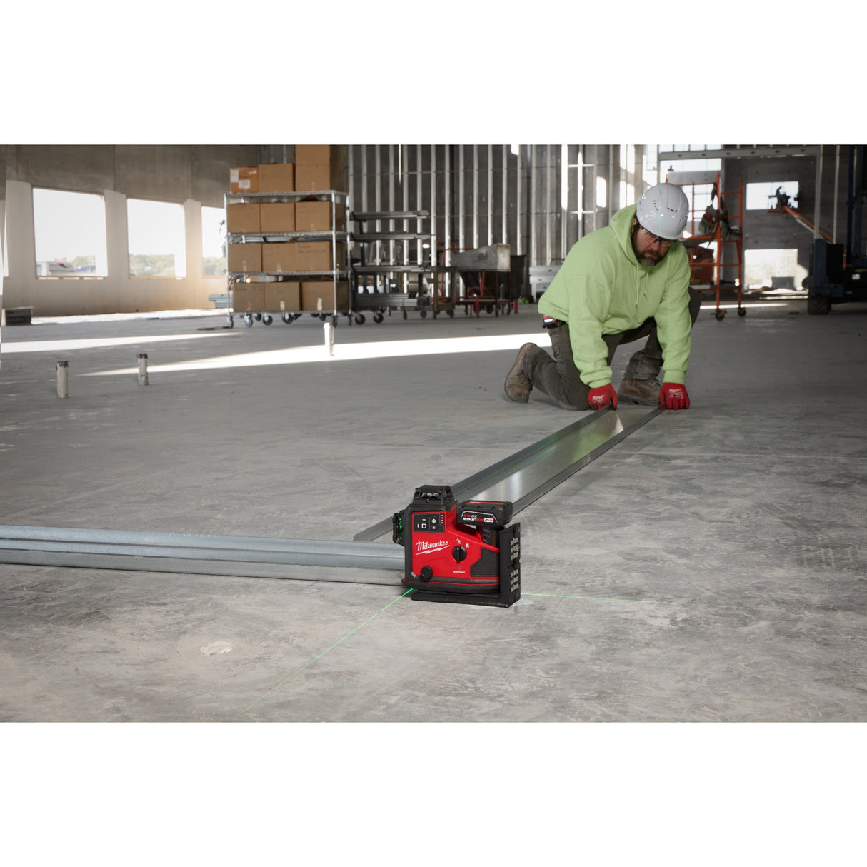 Milwaukee 3642 - 21 M12™ Green 360° 3 - Plane Laser w/Automatic Alignment & Receiver - Mississauga Hardware Centre Inc