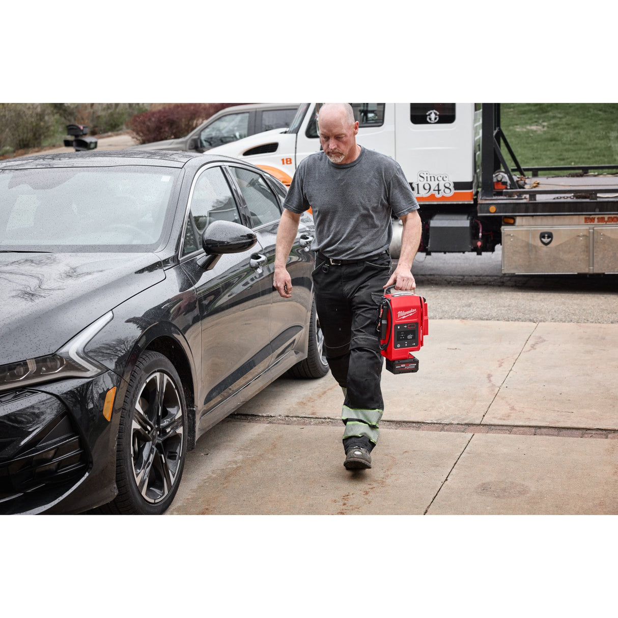 Milwaukee 3841 - 20 M18™ HOTSHOT™ Jump Starter - Mississauga Hardware Centre Inc