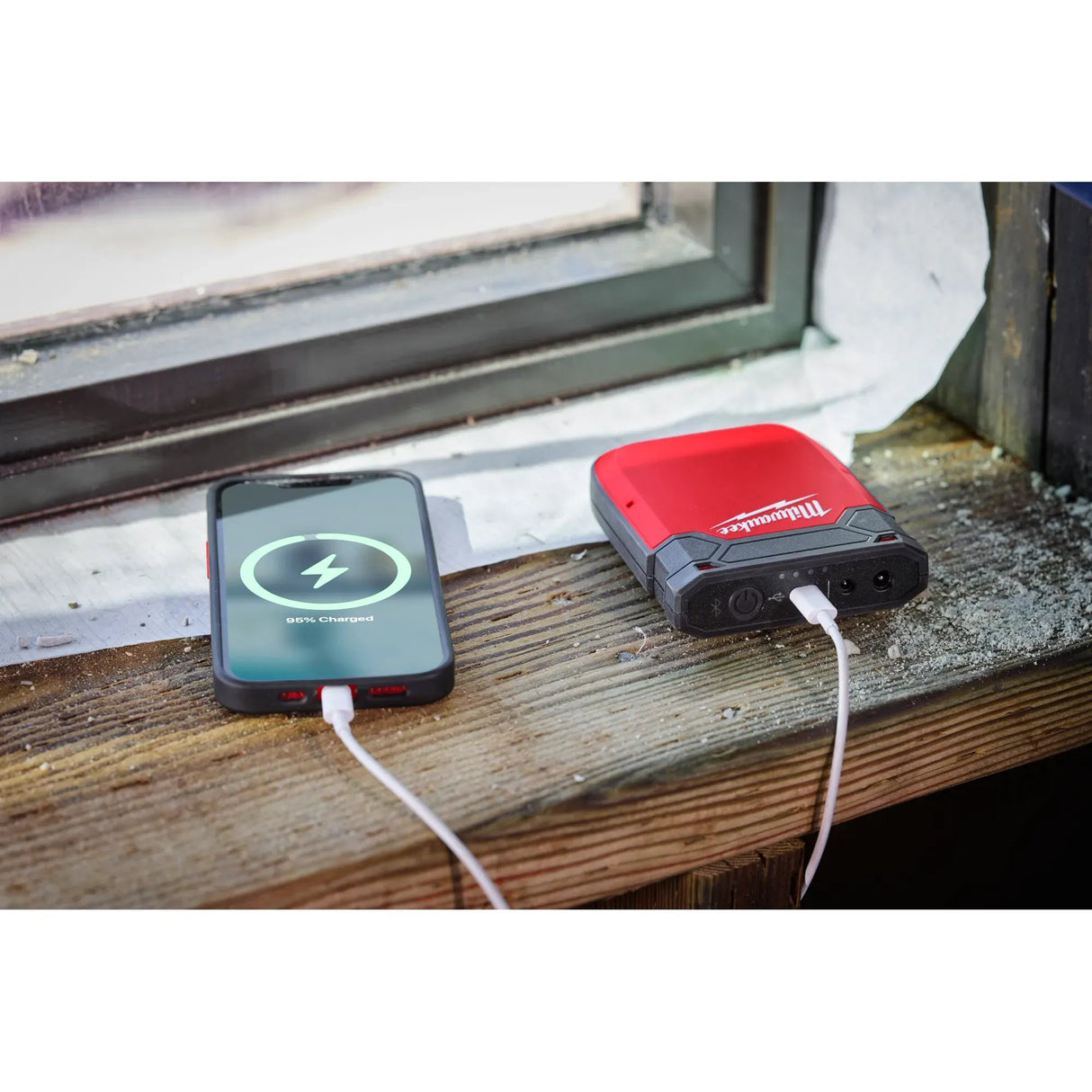 Milwaukee 48 - 11 - 2330 Heated Gear Power Source w/ App Control - Mississauga Hardware Centre Inc