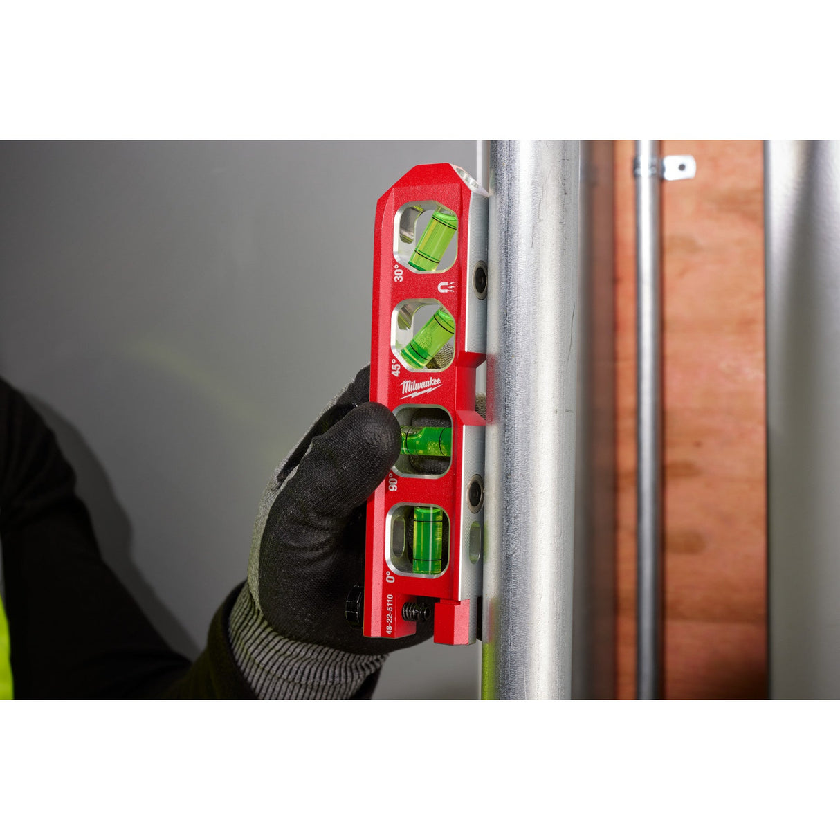 Milwaukee 48 - 22 - 5110 6.5” Pipe Lock Billet Torpedo Level - Mississauga Hardware Centre Inc