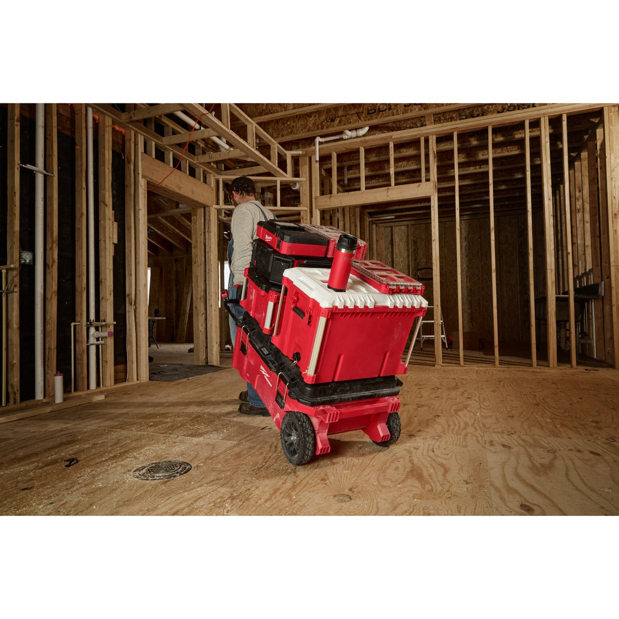 Milwaukee 48 - 22 - 8395R PACKOUT™ 18oz Insulated Bottle with Sip Lid - Red - Mississauga Hardware Centre Inc