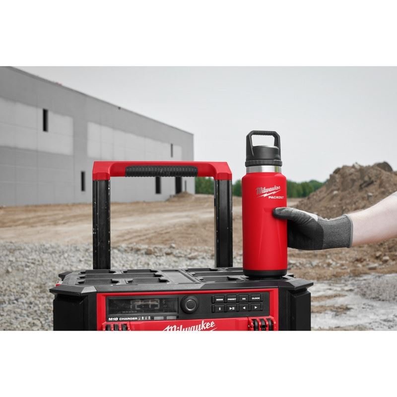 Milwaukee 48 - 22 - 8397R PACKOUT 36oz Insulated Bottle with Chug Lid - Red - Mississauga Hardware Centre Inc