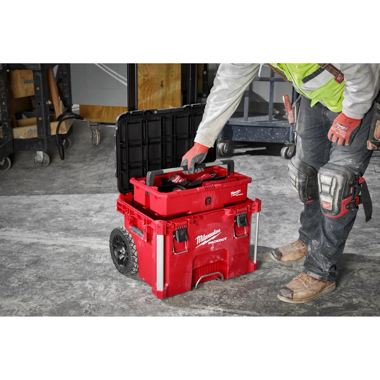 Milwaukee 48 - 22 - 8427 PACKOUT™ Rolling Tool Box With Fully Collapsible Handle - Mississauga Hardware Centre Inc