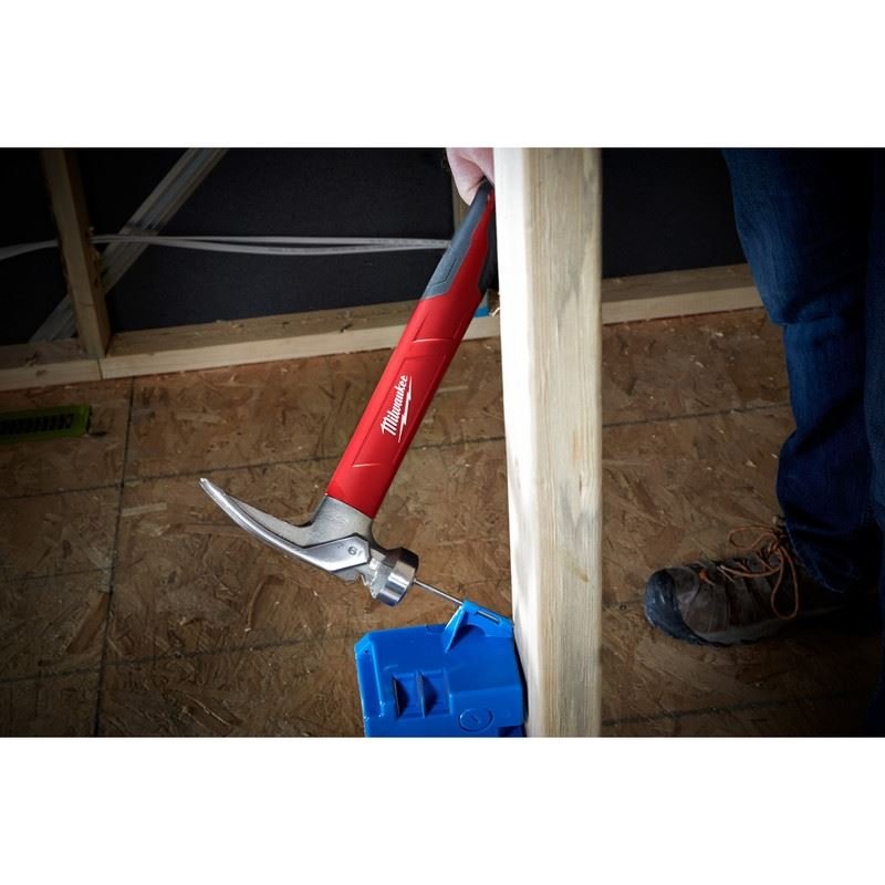 Milwaukee 48 - 22 - 9316B Pry Bar and 19oz Hammer Combo - Mississauga Hardware Centre Inc