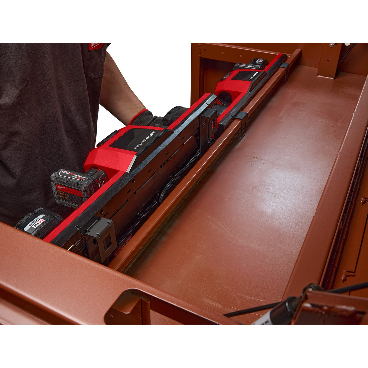 Milwaukee 48 - 59 - 1804 M18™ and M12™ Gangbox Rapid Charger - Mississauga Hardware Centre Inc