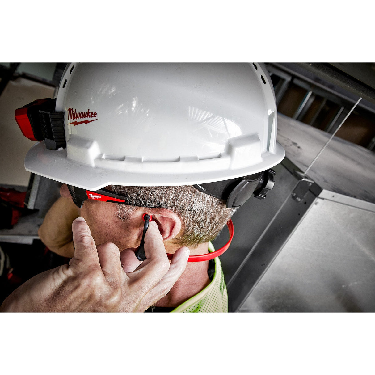 Milwaukee 48 - 73 - 3201 Banded Ear Plugs - Mississauga Hardware Centre Inc