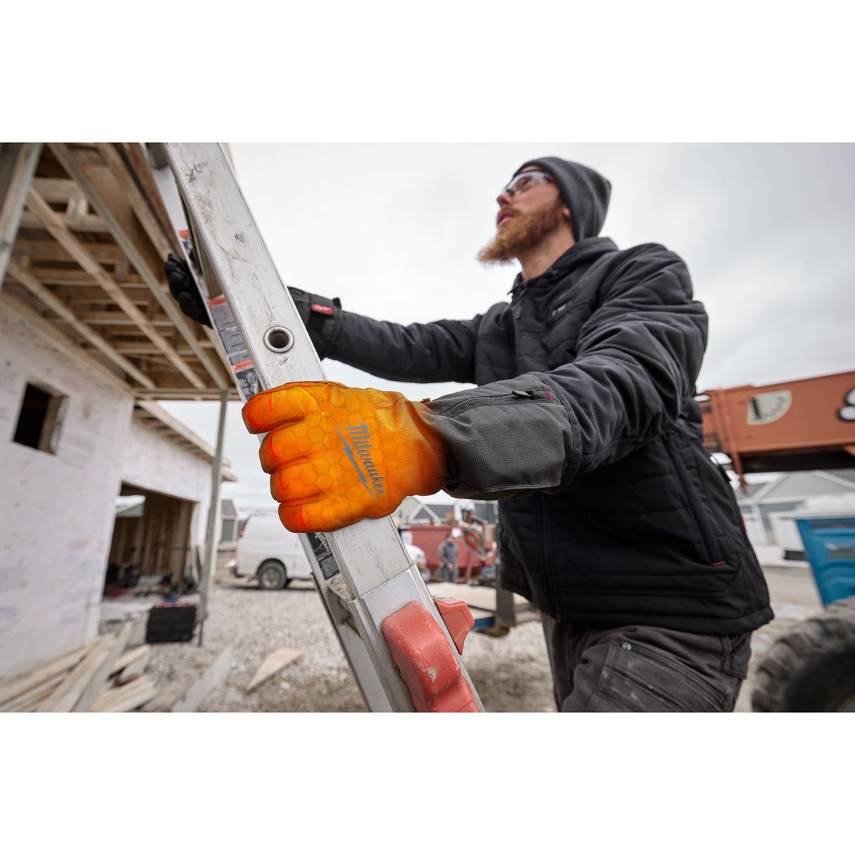 Milwaukee Heated Winter Gloves - Mississauga Hardware Centre Inc