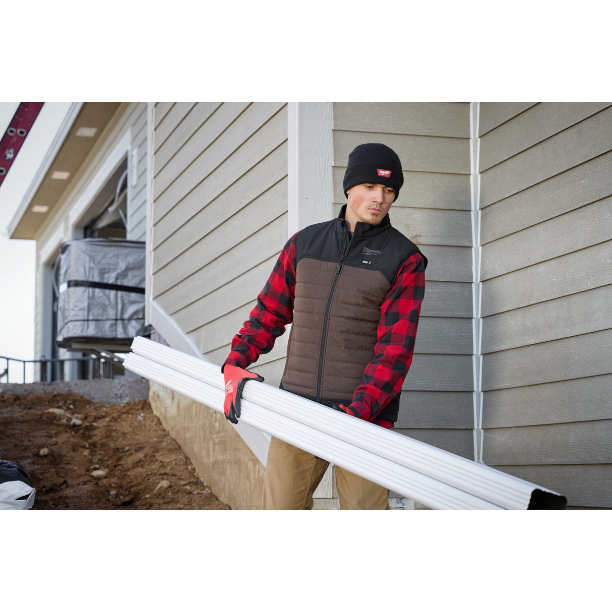 Milwaukee M300 - 21 M12™ Heated AXIS™ Vest - Mississauga Hardware Centre Inc