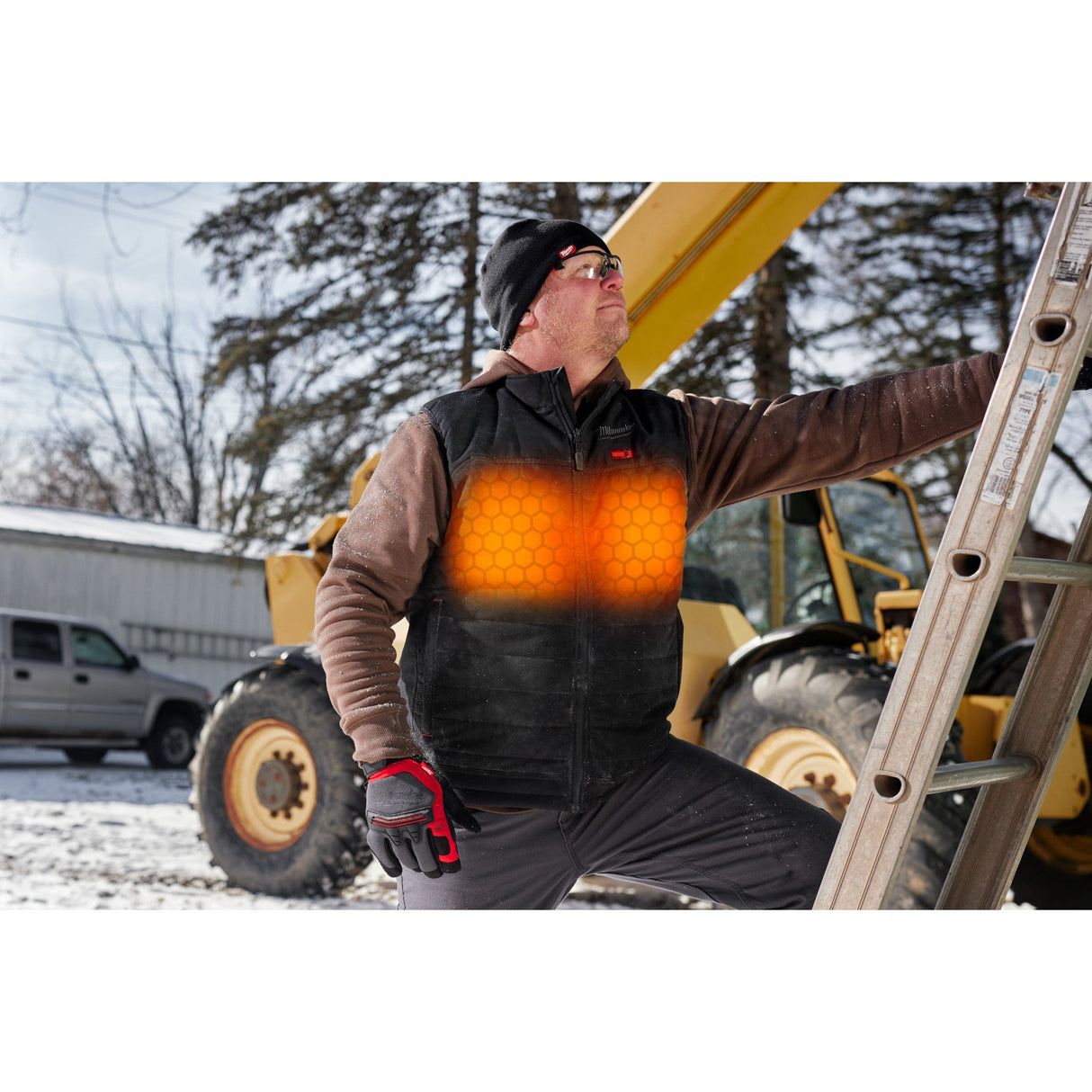 Milwaukee M300 - 21 M12™ Heated AXIS™ Vest - Mississauga Hardware Centre Inc