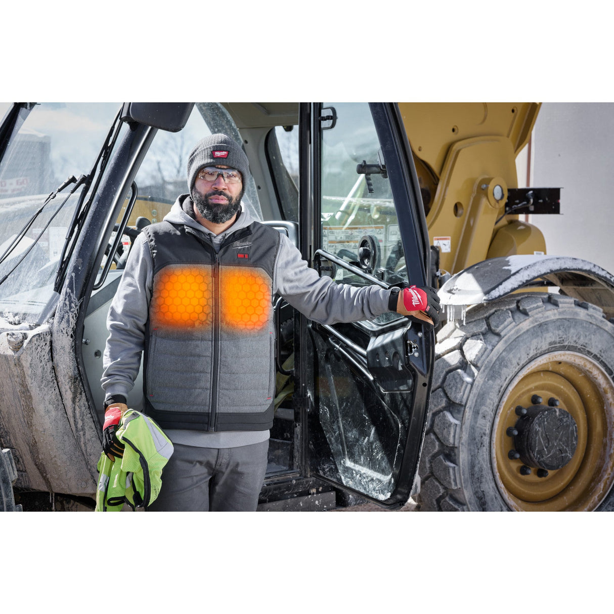Milwaukee M300 - 21 M12™ Heated AXIS™ Vest - Mississauga Hardware Centre Inc
