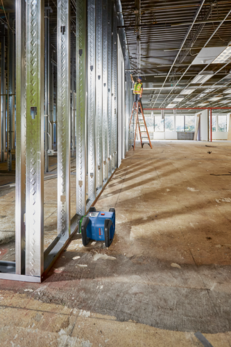 Bosch GRL4000-90CHVGK 18V REVOLVE4000 Connected Green-Beam Self-Leveling Horizontal/Vertical Rotary Laser Kit with (1) CORE18V® 4 Ah Advanced Power Battery