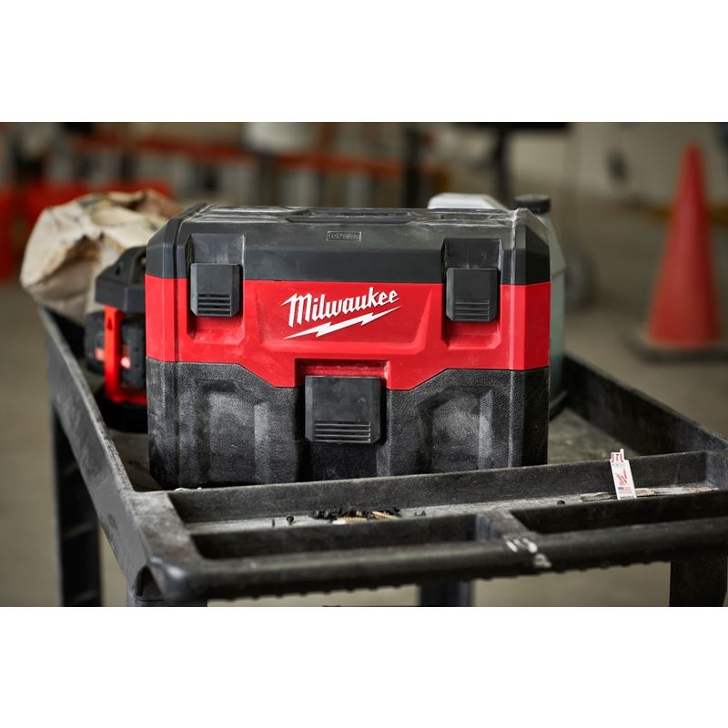 0880 - 20 M18 18 Volt Lithium - Ion Cordless 2 - Gallon Wet/Dry Vacuum - Tool Only - Mississauga Hardware Centre IncMilwaukee0880-20