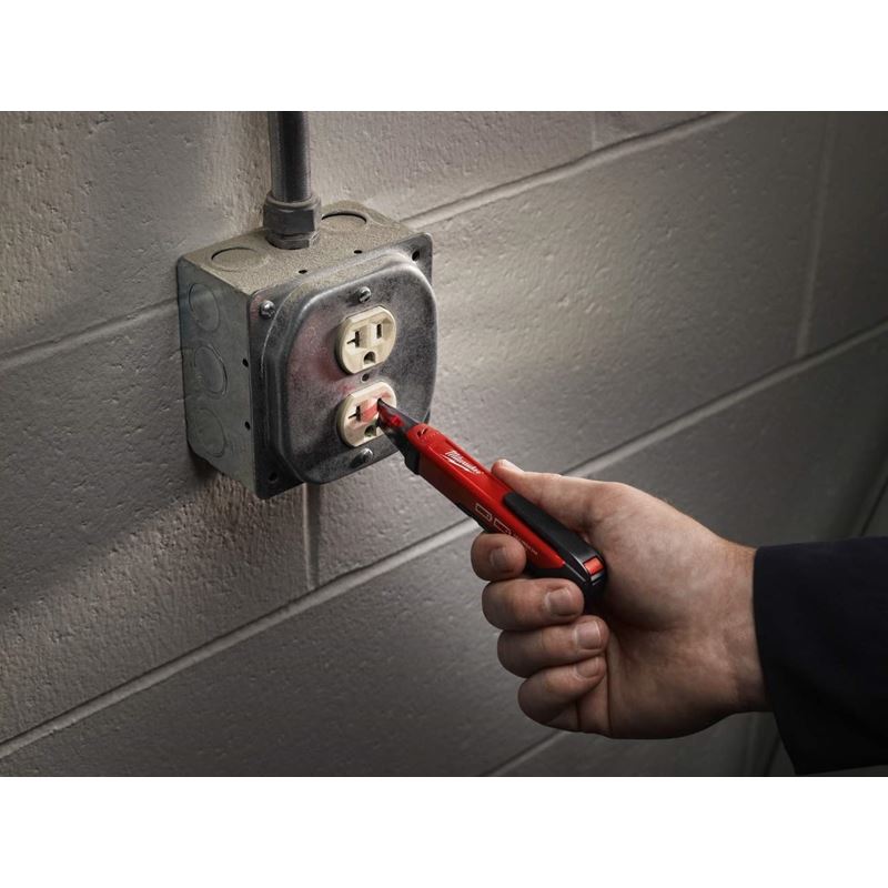 2202 - 20 50 - 1000 VAC Non - Contact Voltage Detector withWork Light - Mississauga Hardware Centre IncMilwaukee2202-20