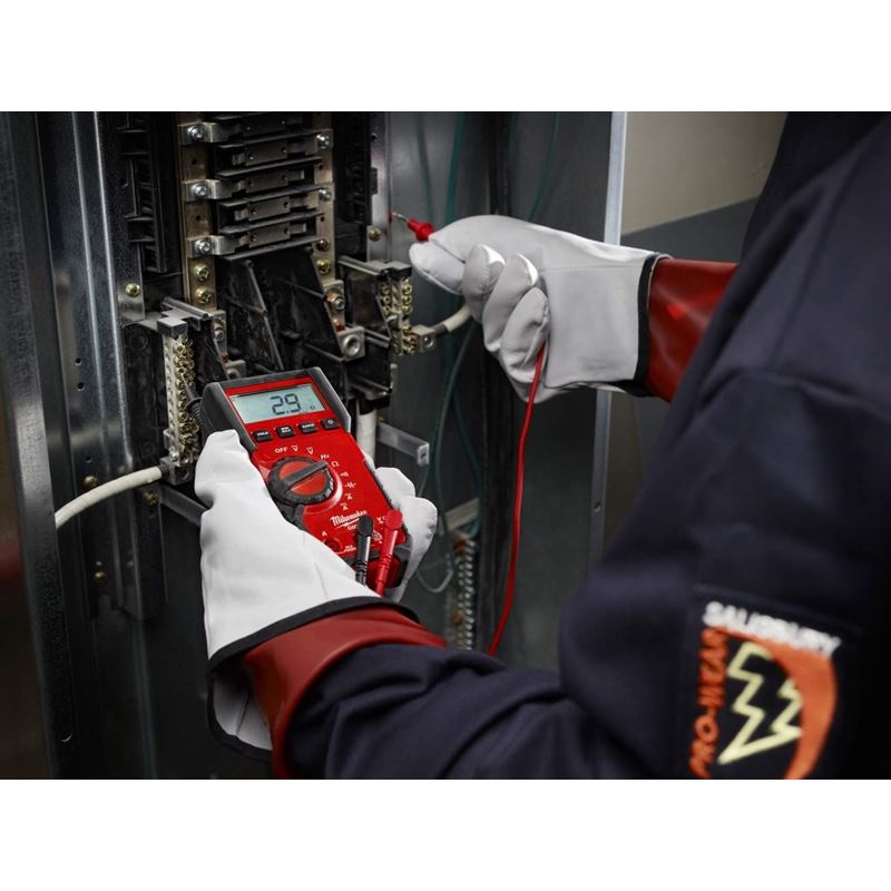 2216 - 20 Digital Multimeter - Mississauga Hardware Centre IncMilwaukee2216-20