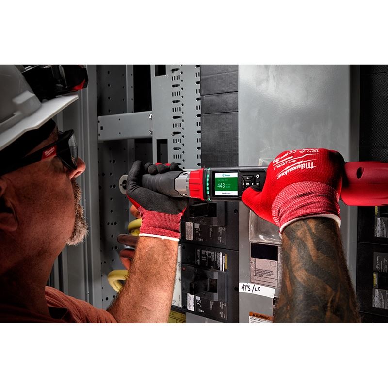 2465 - 22 M12 FUEL 12 Volt Lithium - Ion Brushless Cordless 3/8 in. Digital Torque Wrench with ONE - KEY Kit - Mississauga Hardware Centre IncMilwaukee2465-22