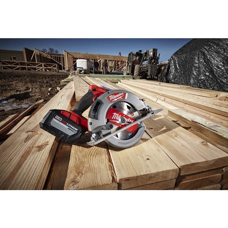2732 - 20 M18 FUEL 18 Volt Lithium - Ion Brushless Cordless 7 - 1/4 in. Circular Saw - Tool Only - Mississauga Hardware Centre IncMilwaukee2732-20