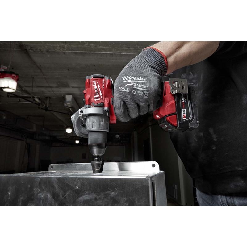 2999 - 22 M18 FUEL 18 - Volt Lithium - Ion Brushless Cordless Surge Impact Driver/Hammer Drill Combo Kit - 2 Tool - Mississauga Hardware Centre IncMilwaukee2999-22