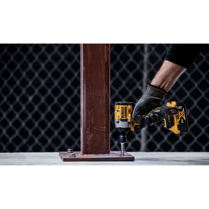 DEWALT DCF921P2 ATOMIC 20V MAX 1/2 in.  Impact Wrench with Hog Ring Anvil Kit