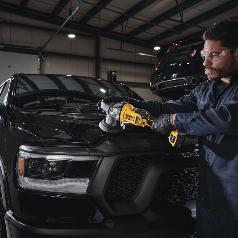 DEWALT DCM848P2 20V MAX* XR® 5 in. (125mm) Cordless Variable Speed Random Orbit Polisher Kit