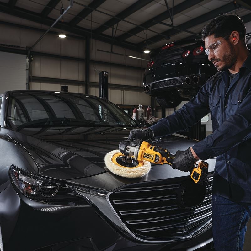 DEWALT DCM849P2 20V MAX* XR® 7 in. (180mm) Cordless Variable Speed Rotary Polisher Kit