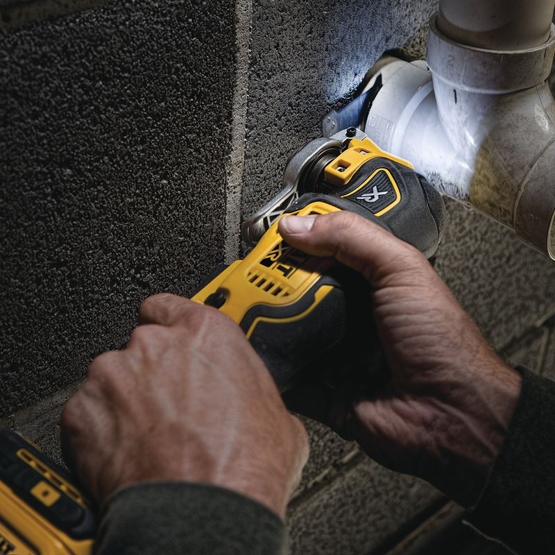 DEWALT DCS356D1 20V MAX* XR Brushless Cordless 3-Speed Oscillating Multi-Tool Kit (2.0 Ah Battery)