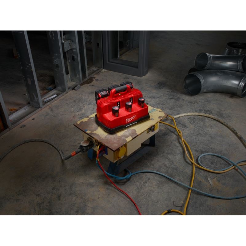 48-59-1807 M18  M12 18 Volt/12 Volt Rapid Charge Station