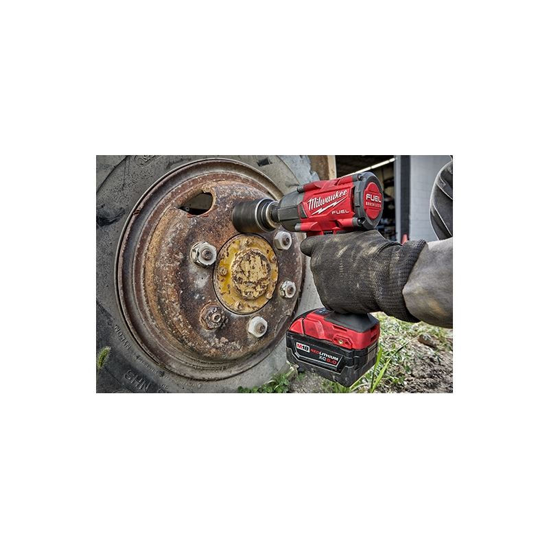 Milwaukee 2962P-22 M18 FUEL 1/2 Mid-Torque Impact Wrench w/ Pin Detent Kit