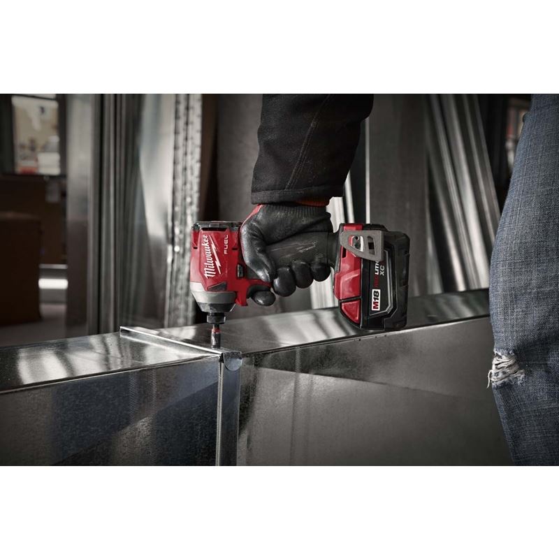 Milwaukee 2853-22 M18 FUEL 1/4" Hex Impact Driver XC Kit