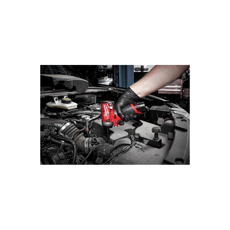 Milwaukee 2552-22 M12 FUEL 1/4" Stubby Impact Wrench Kit