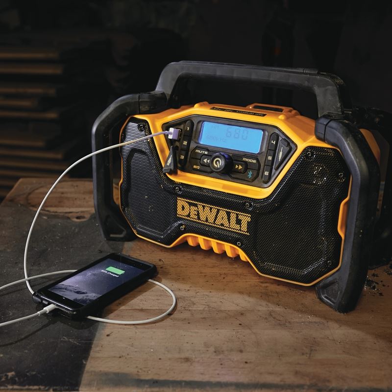 DEWALT DCR028B Radio - 12V/20V MAX BLUETOOTH