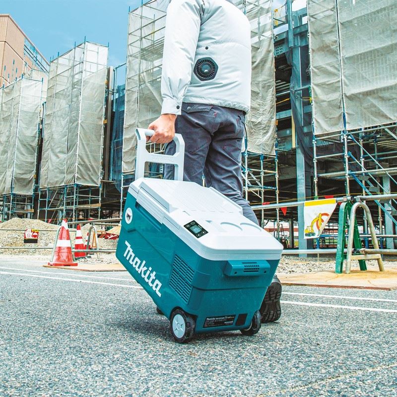 Makita DCW180Z Cooler / Warmer - 18V X2 LXT Lithium-Ion, 12V/24V DC Auto, and AC (Tool Only)