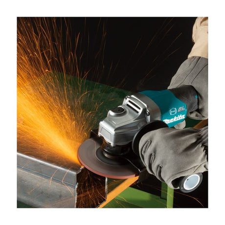 Makita GA013GM102 XGT 40V (4.0 Ah) MAX Li-Ion Brushless 5†Angle Grinder Kit (Paddle Switch)