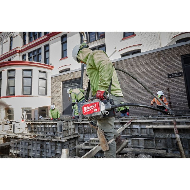 Milwaukee MXF370-2XC Concrete Vibrator Kit