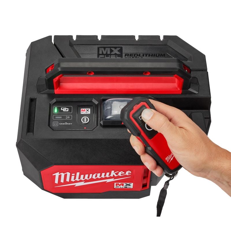 Milwaukee MXF370-2XC Concrete Vibrator Kit