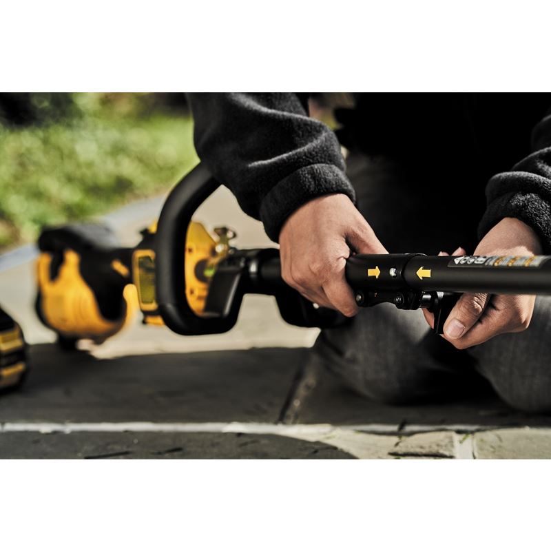 DeWalt 60V MAX 17 IN. ATTACHMENT CAPABLE STRING TRIMMER KIT - Mississauga Hardware Centre IncDEWALTDCST972X1