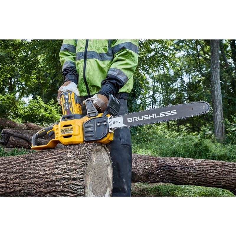 DEWALT DCCS677Z1 60V MAX Brushless Cordless 20 in. 15Ah Chainsaw Kit - Mississauga Hardware Centre IncDEWALTDCCS677Z1