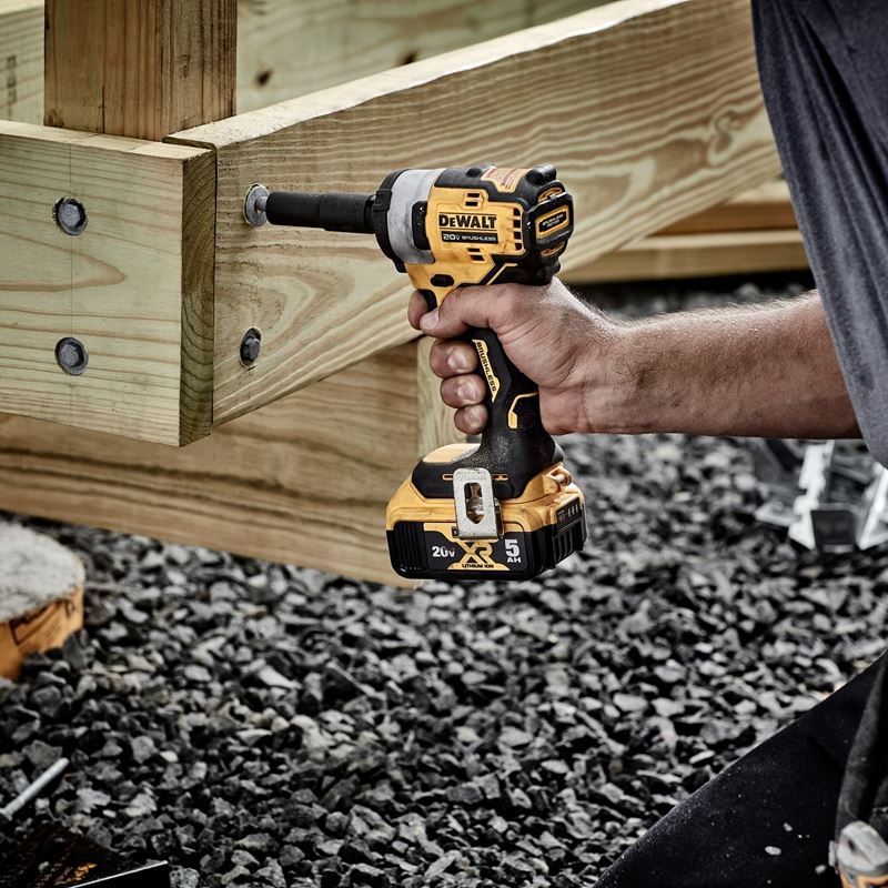 DEWALT DCF911P2 20V MAX 1/2 IN. CORDLESS IMPACT WRENCH WITH HOG RING ANVIL KIT - Mississauga Hardware Centre IncDEWALTDCF911P2