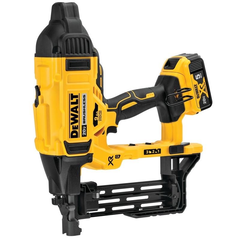 DEWALT DCFS950P2 20V MAX XR 9 GA Cordless Fencing Stapler Kit - Mississauga Hardware Centre IncDEWALTDCFS950P2