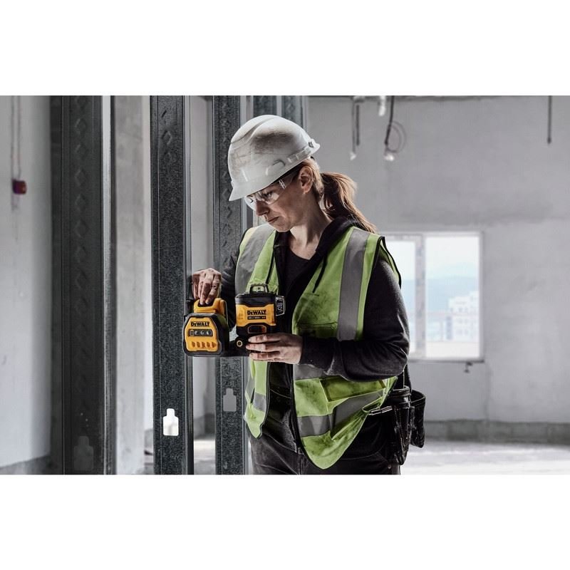 DEWALT DCLE34030G 20V MAX 3 x 360 Green Laser Kit - Mississauga Hardware Centre IncDEWALTDCLE34030G