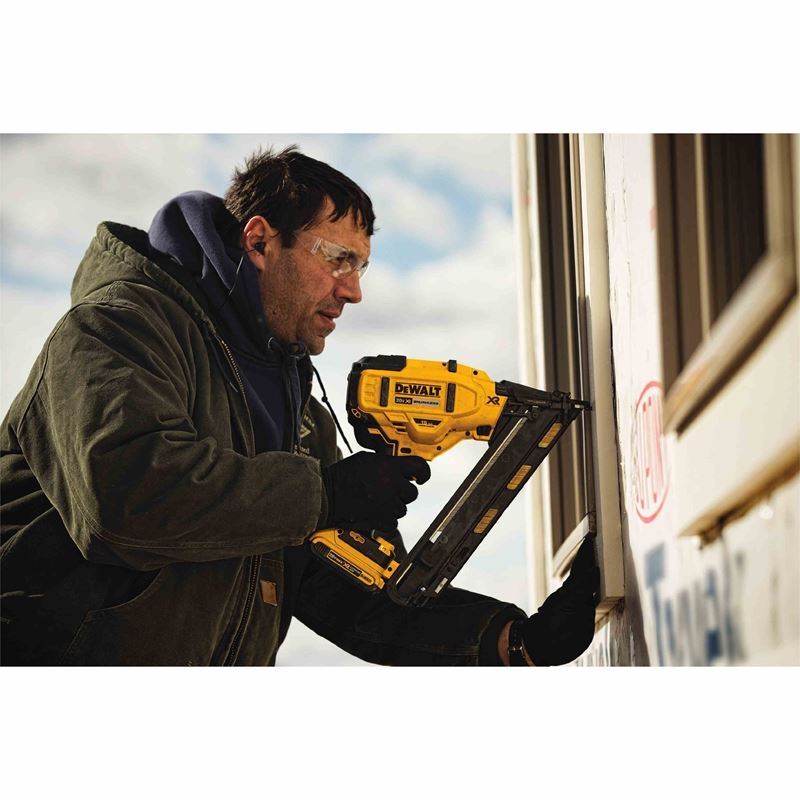 DEWALT DCN650B 20V MAX* XR 15 GA Cordless Angled Finish Nailer (Tool Only) - Mississauga Hardware Centre IncDEWALTDCN650B