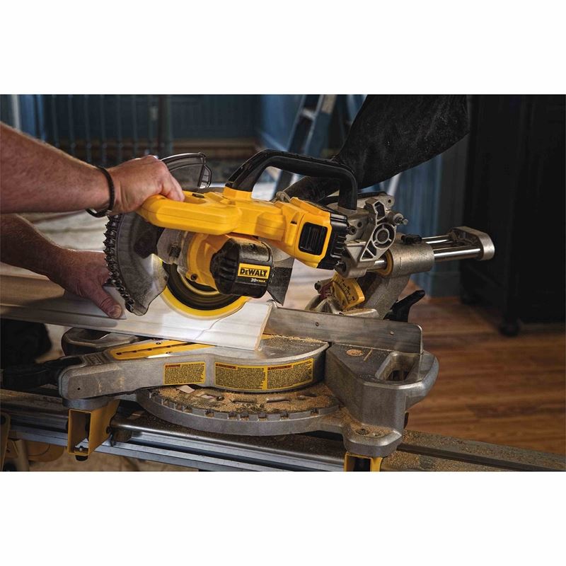 DEWALT DCS361M1 20V MAX* 7 1/4" Sliding Miter Saw (w/Battery Charger) - Mississauga Hardware Centre IncDEWALTDCS361M1