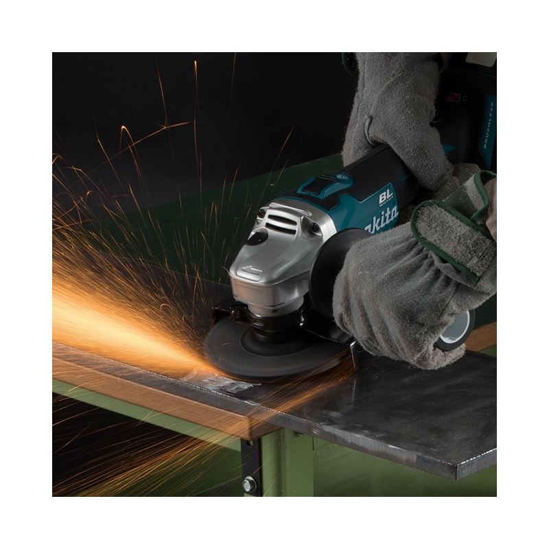 Makita DGA506RTX5 18V LXT Brushless Cordless 5in Angle Grinder w/ Slide Switch, ADT and XPT (5.0 Ah Kit) - Mississauga Hardware Centre IncMakitaDGA506RTX5