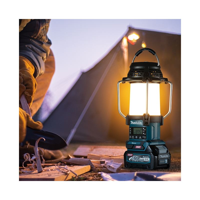 Makita MR010G 40V max XGT Cordless Lantern Radio w/Bluetooth, XPT and Flashlight (Tool Only) - Mississauga Hardware Centre IncMakitaMR010G