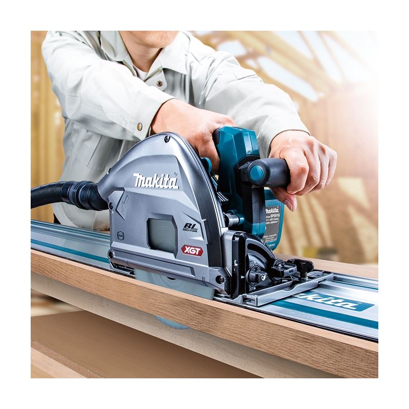Makita SP001GT102 40V MAX XGT Li - Ion (5.0 Ah) BL 6 - 1/2in Plunge Cut Circular Saw with Brushless Motor and AWS Kit - Mississauga Hardware Centre IncMakitaSP001GT102