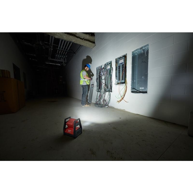 Milwaukee 2360 - 20 M18 TRUEVIEW LED HP Flood Light - Mississauga Hardware Centre IncMilwaukee2360-20