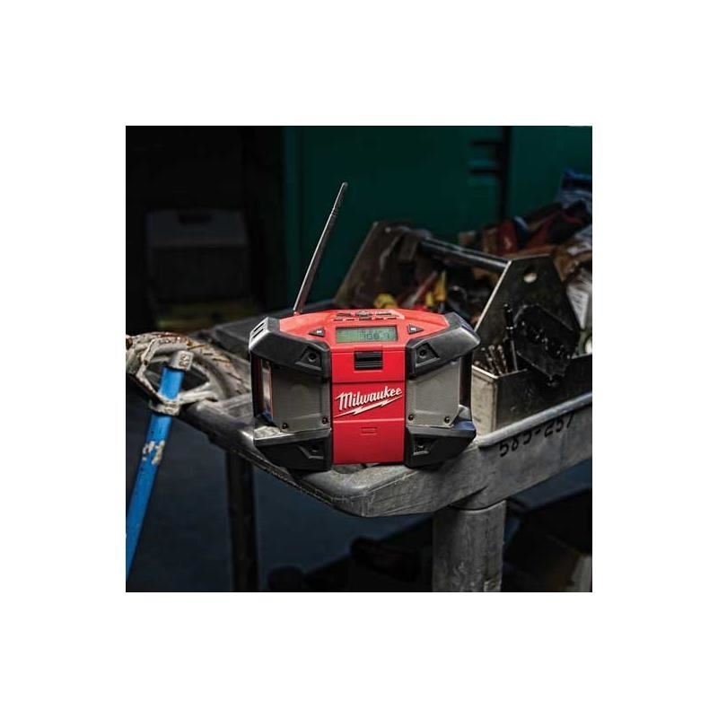 Milwaukee | 2590 - 20 M12 Cordless Lithium - Ion Radio - Mississauga Hardware Centre IncMilwaukee2590-20
