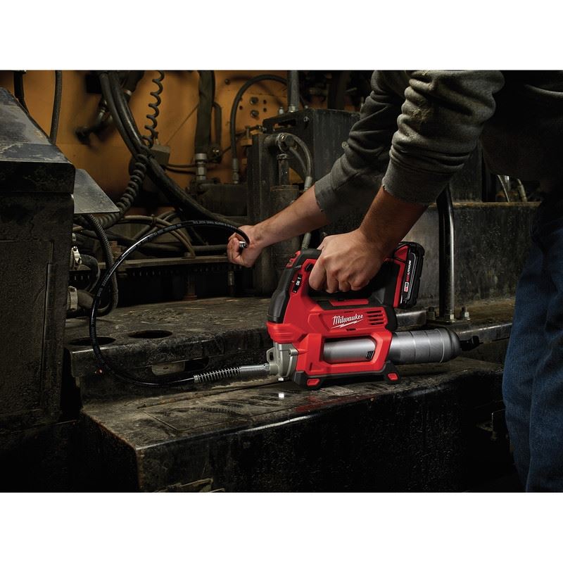 Milwaukee 2646 - 21CT M18 Cordless 2 - Speed Grease Gun Kit - Mississauga Hardware Centre Inc