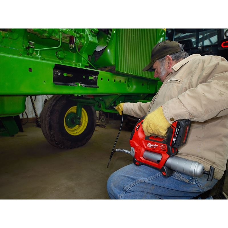 Milwaukee 2767 - 22GG M18 Impact Wrench and Grease Gun Kit - Mississauga Hardware Centre IncMilwaukee2767-22GG